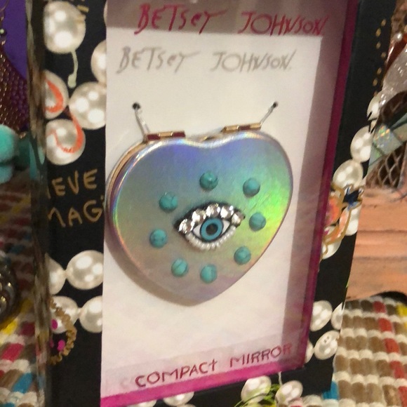 NWT Betsey-Johnson compact mirror - Picture 2 of 4